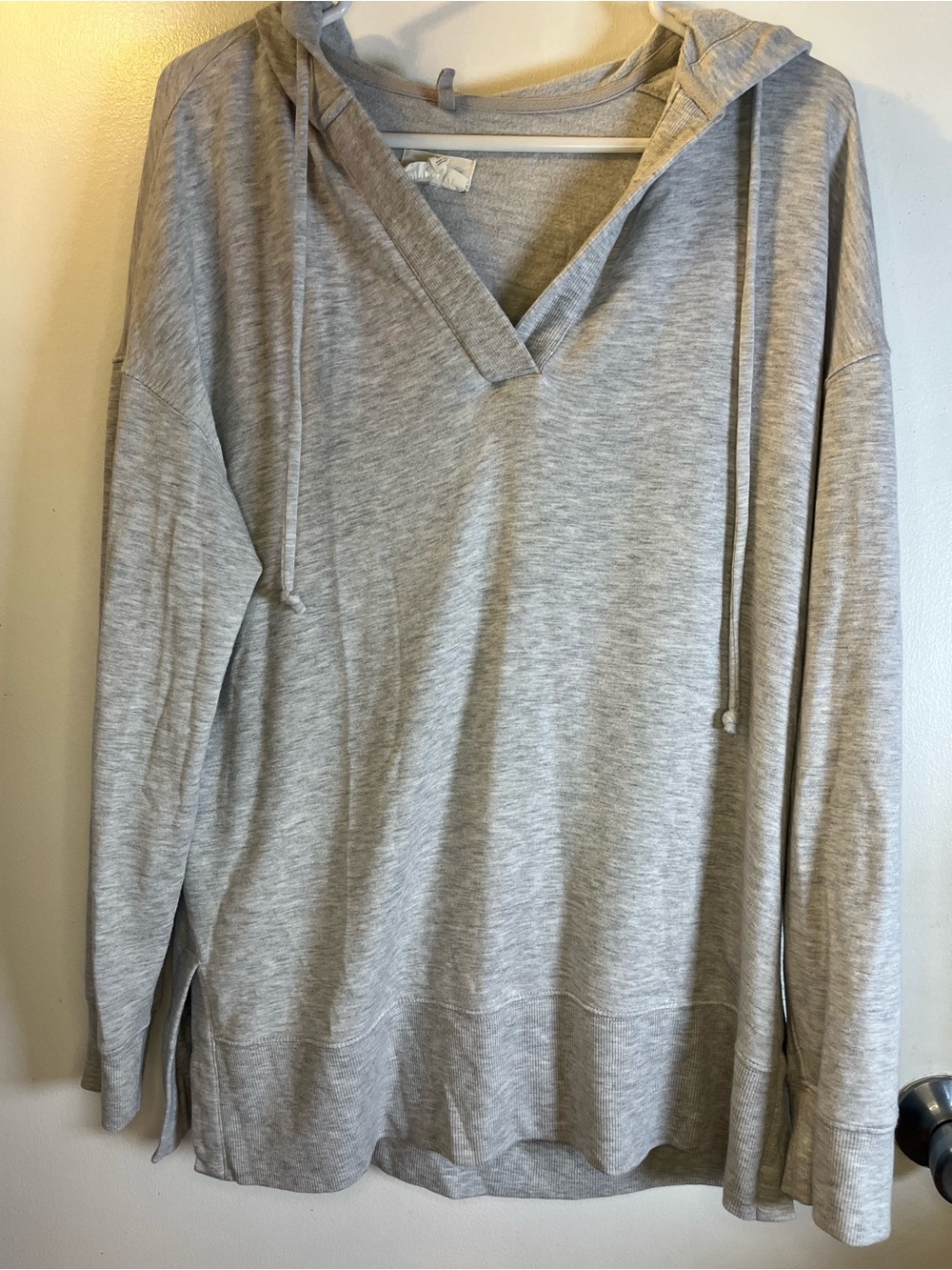 Lou & Grey Light Gray V-Neck Hoodie Sweater